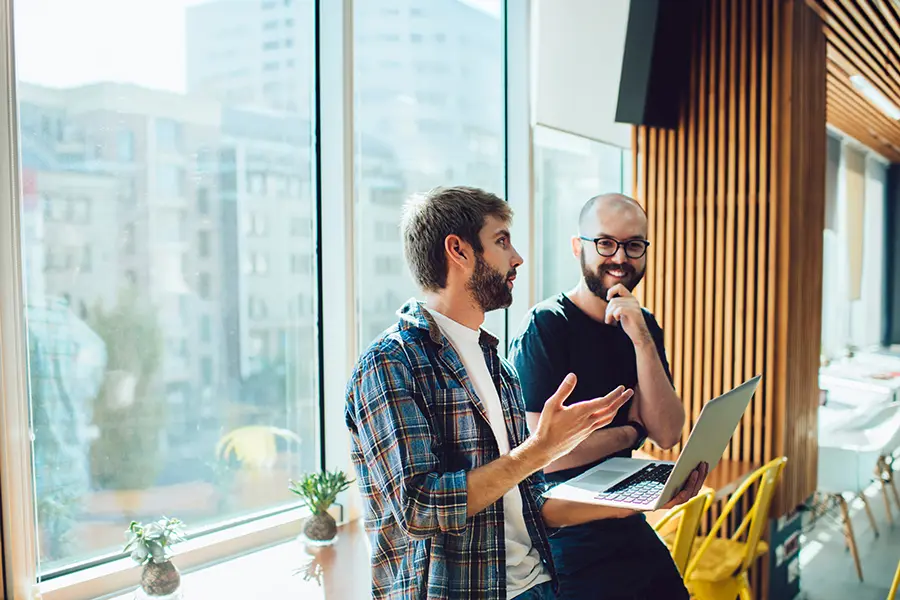 Quelles sont les compétences et les qualités requises pour devenir développeur back-end ?