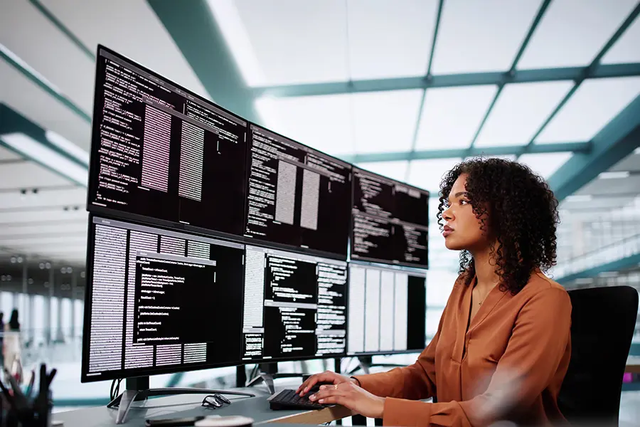 Quelles sont les compétences et les qualités requises pour devenir Ingénieur en Cybersécurité ?