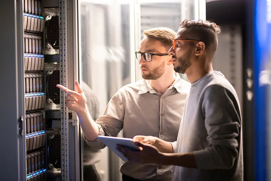 Quelles sont les compétences et les qualités requises pour devenir Responsable projet architecture informatique ?