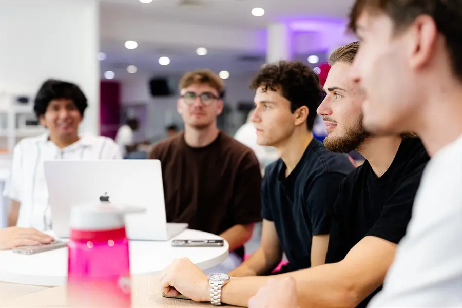 igensia tech lyon étudiants campus
