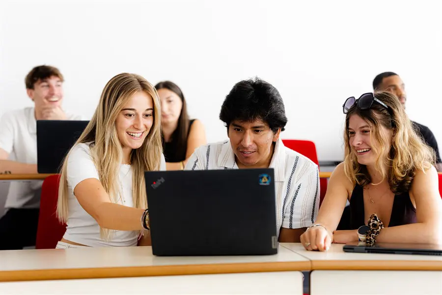 igensia tech lyon étudiants campus
